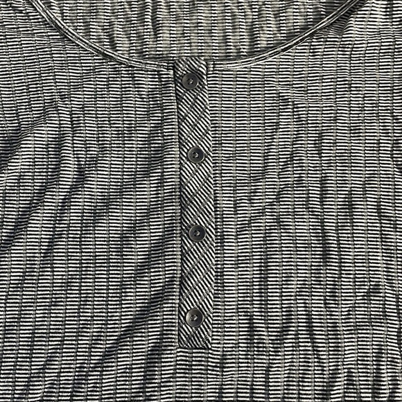 American eagle black and white stripped button up shirt. Size Small - Picture 3 of 3